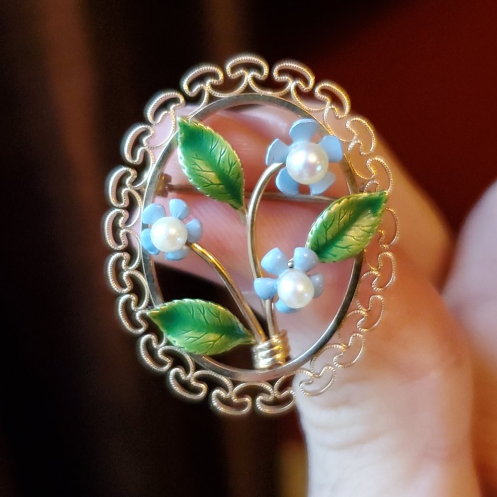 Vintage framed flower brooch, pearl & gold tones